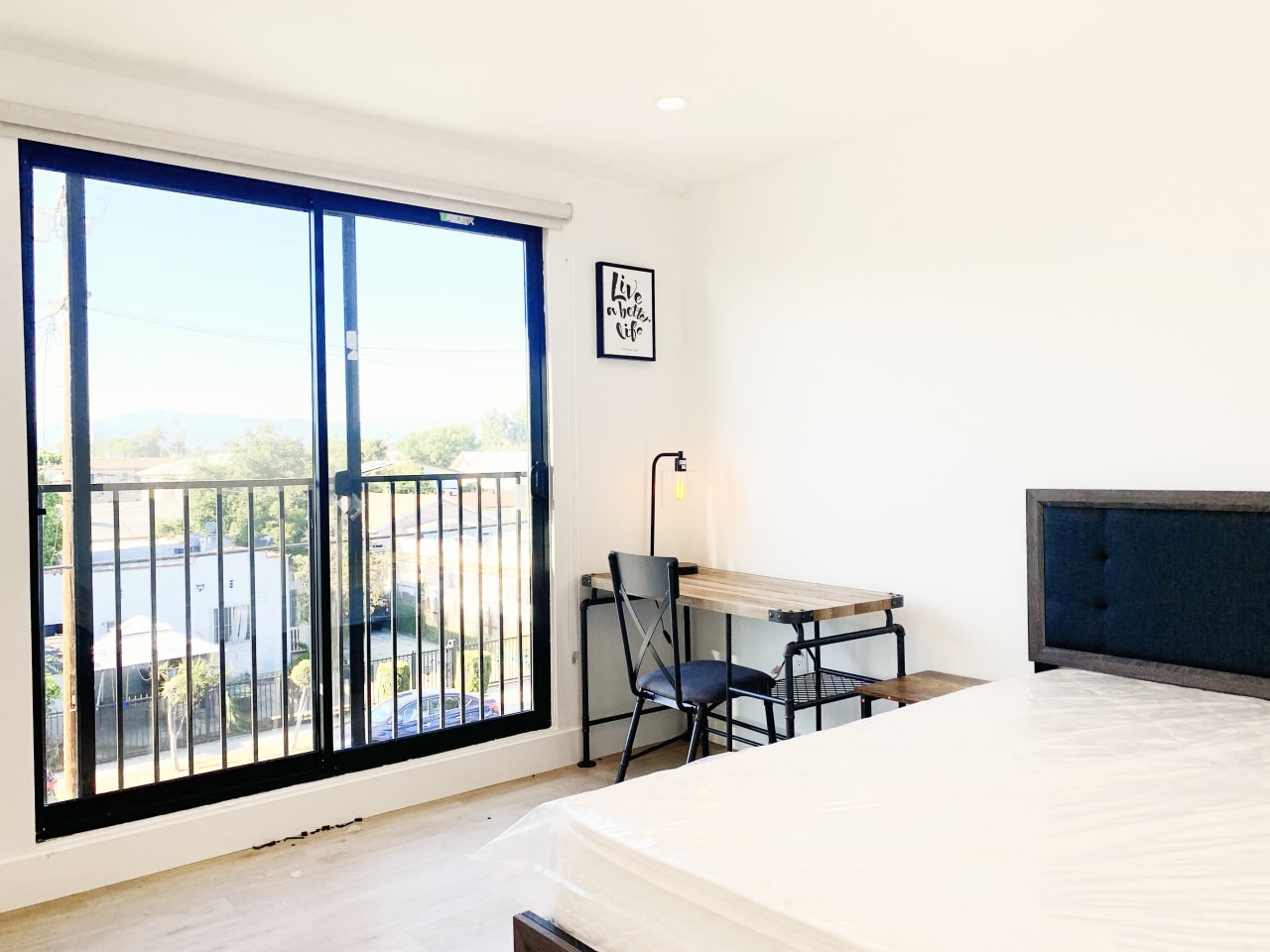 1664 W 37th Street - Co-Living Image 4