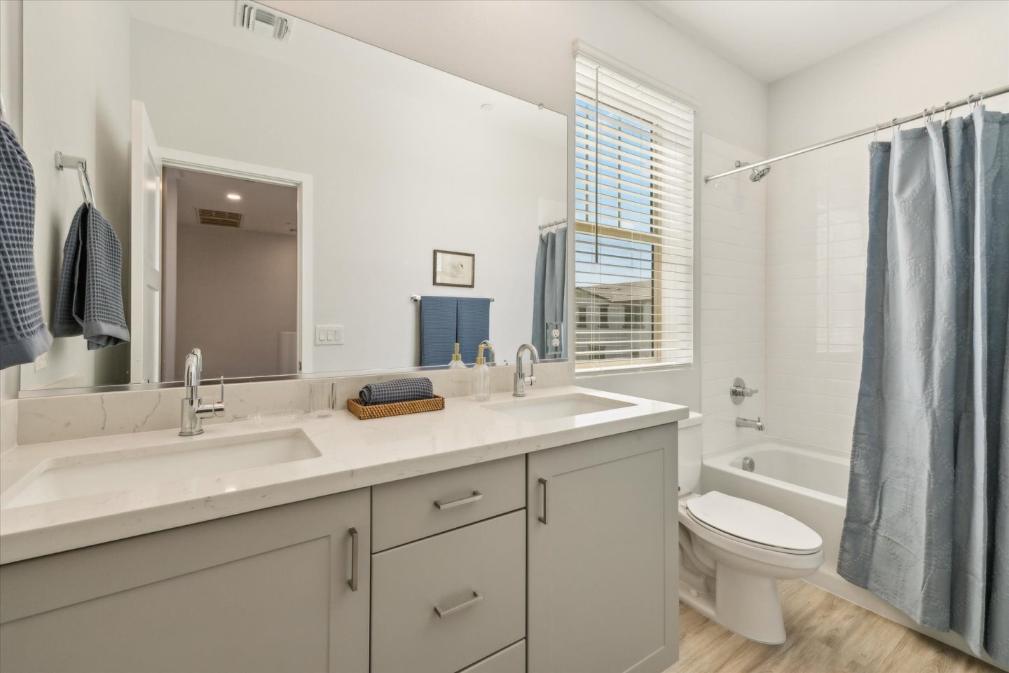Avalon Townhomes Image 13