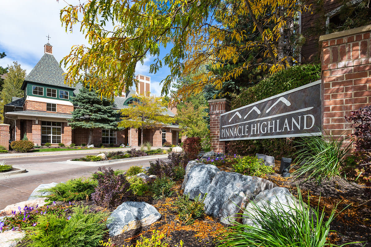Pinnacle Highland Apartments Image 1