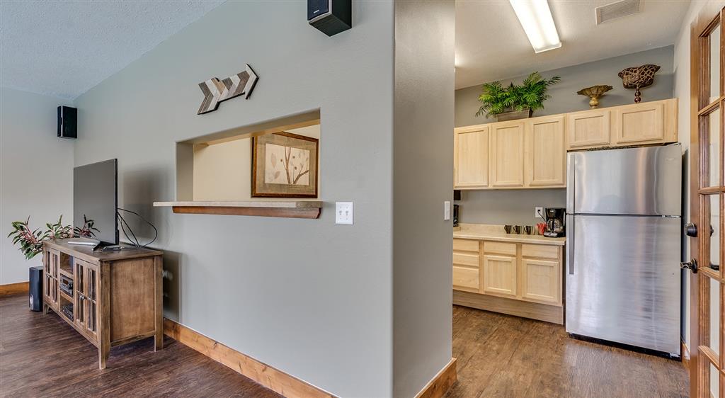 Deer Creek Apartments Image 7