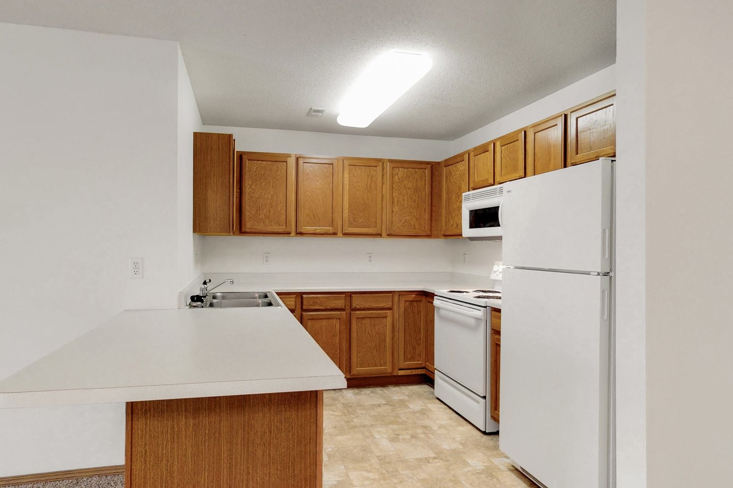 Platinum Valley Apartments Image 52