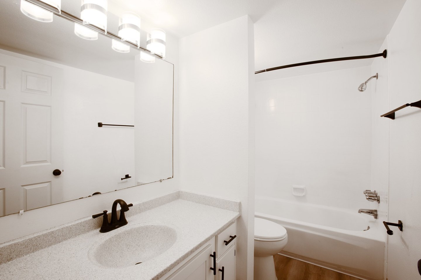 Los Altos Towers Image 28