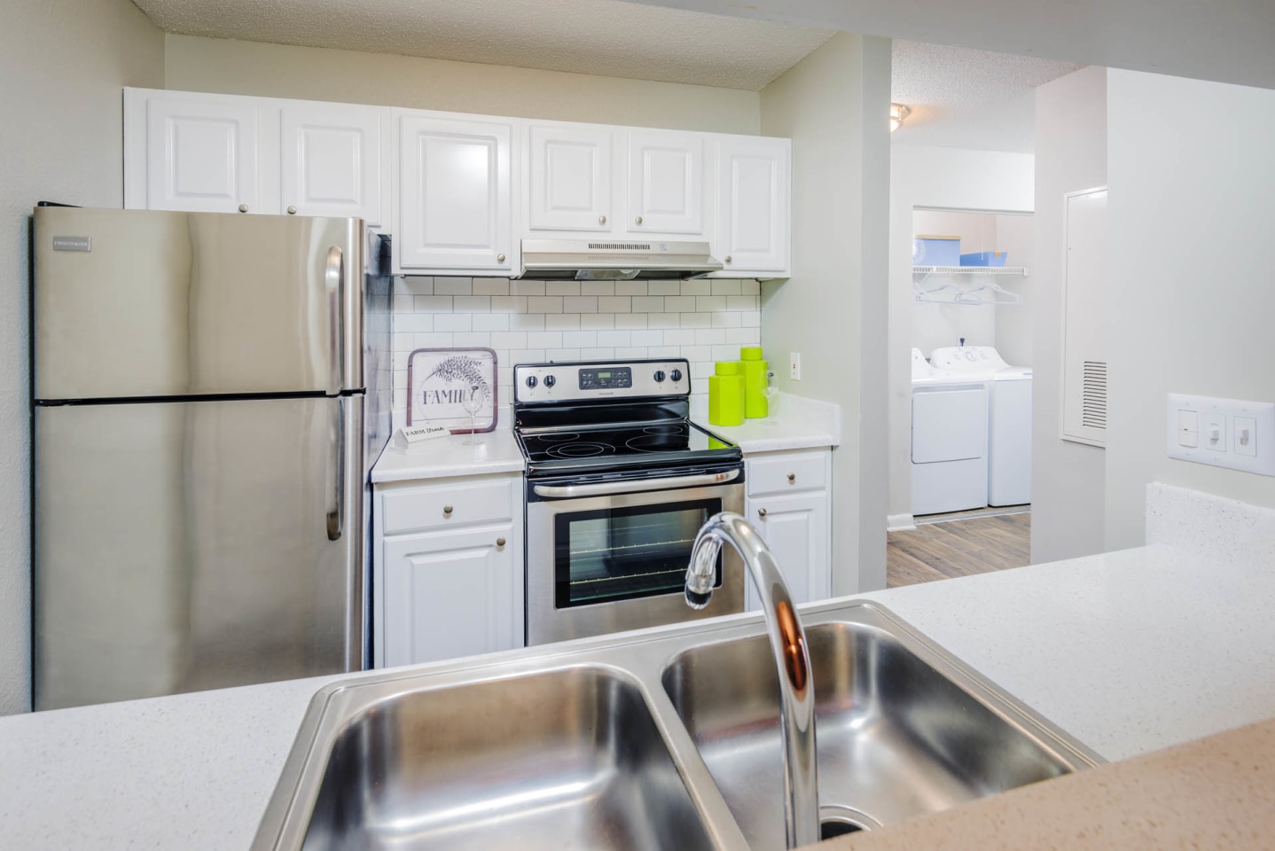 The Pointe at Irving Park Image 5