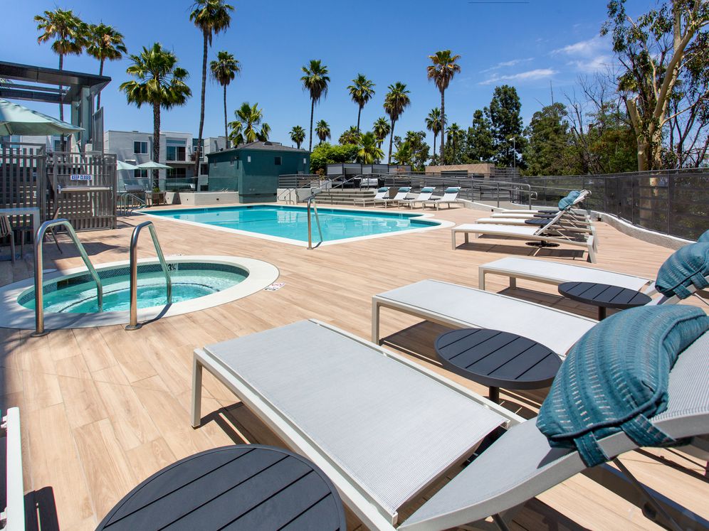 Avalon Woodland Hills Image 32