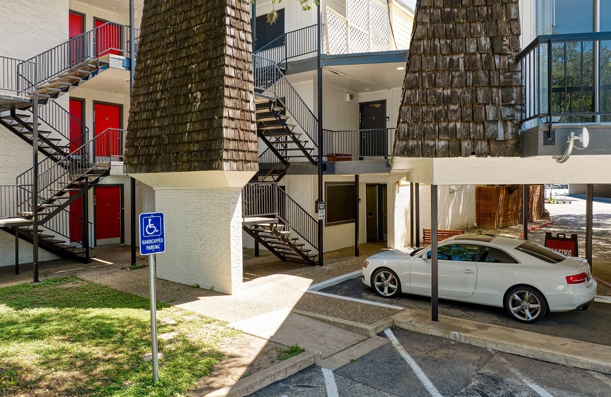 South Congress Square Image 15