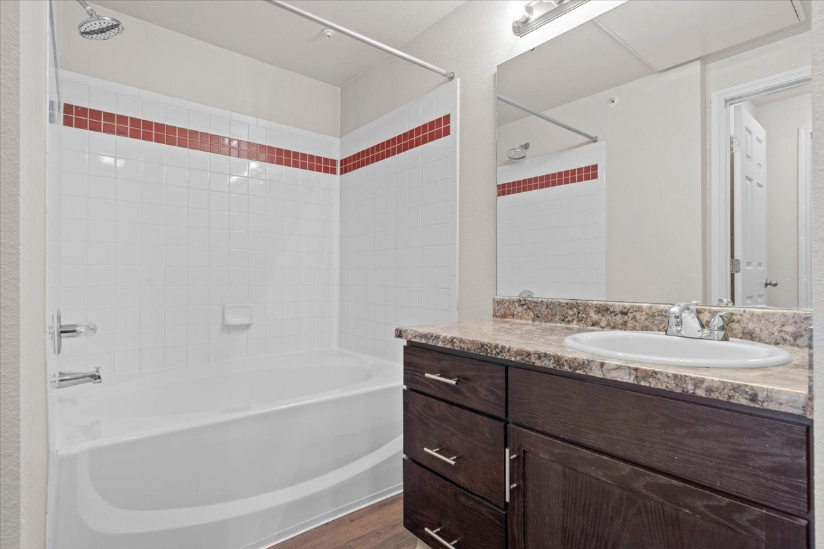 Crescent Apartments Image 7