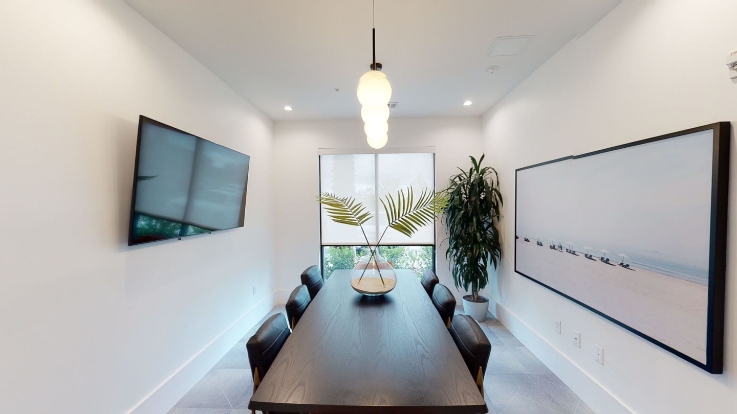 Essex Luxe Apartments Image 13