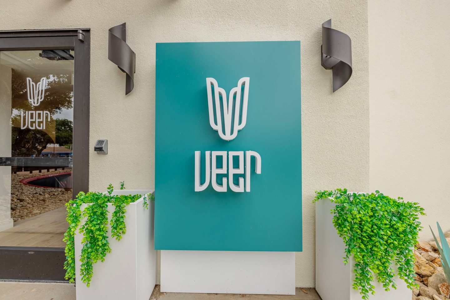 VEER Apartments Image 4