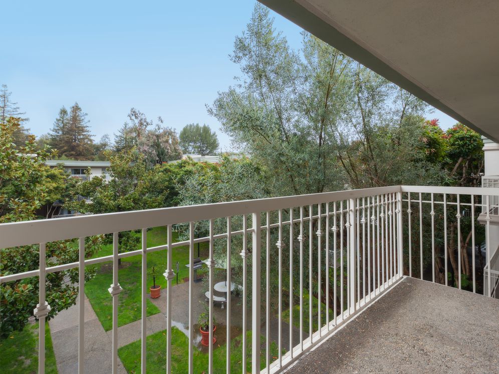 eaves Mountain View at Middlefield Image 19