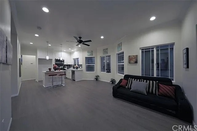 2926 S Normandie Avenue - Co-Living Image 3