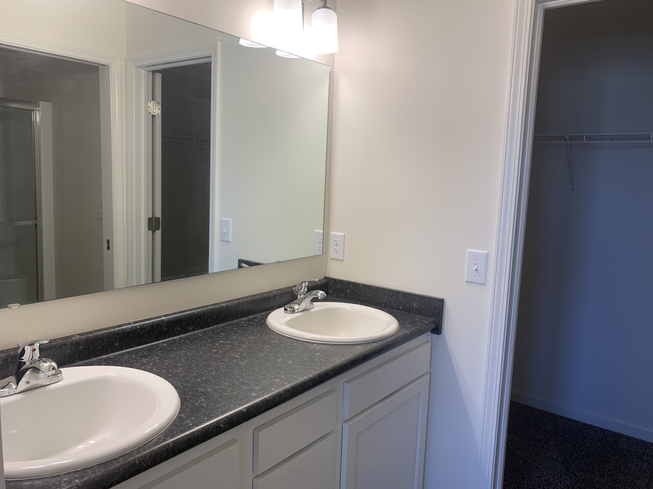 Avalon Bluffs Image 19