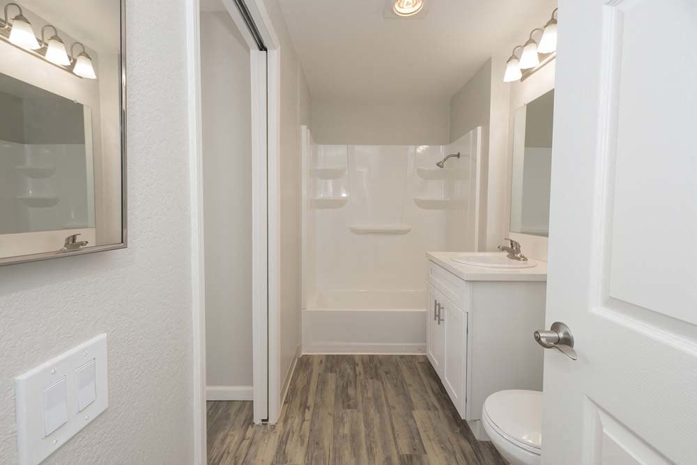 Del Norte Place Apartment Homes Image 7