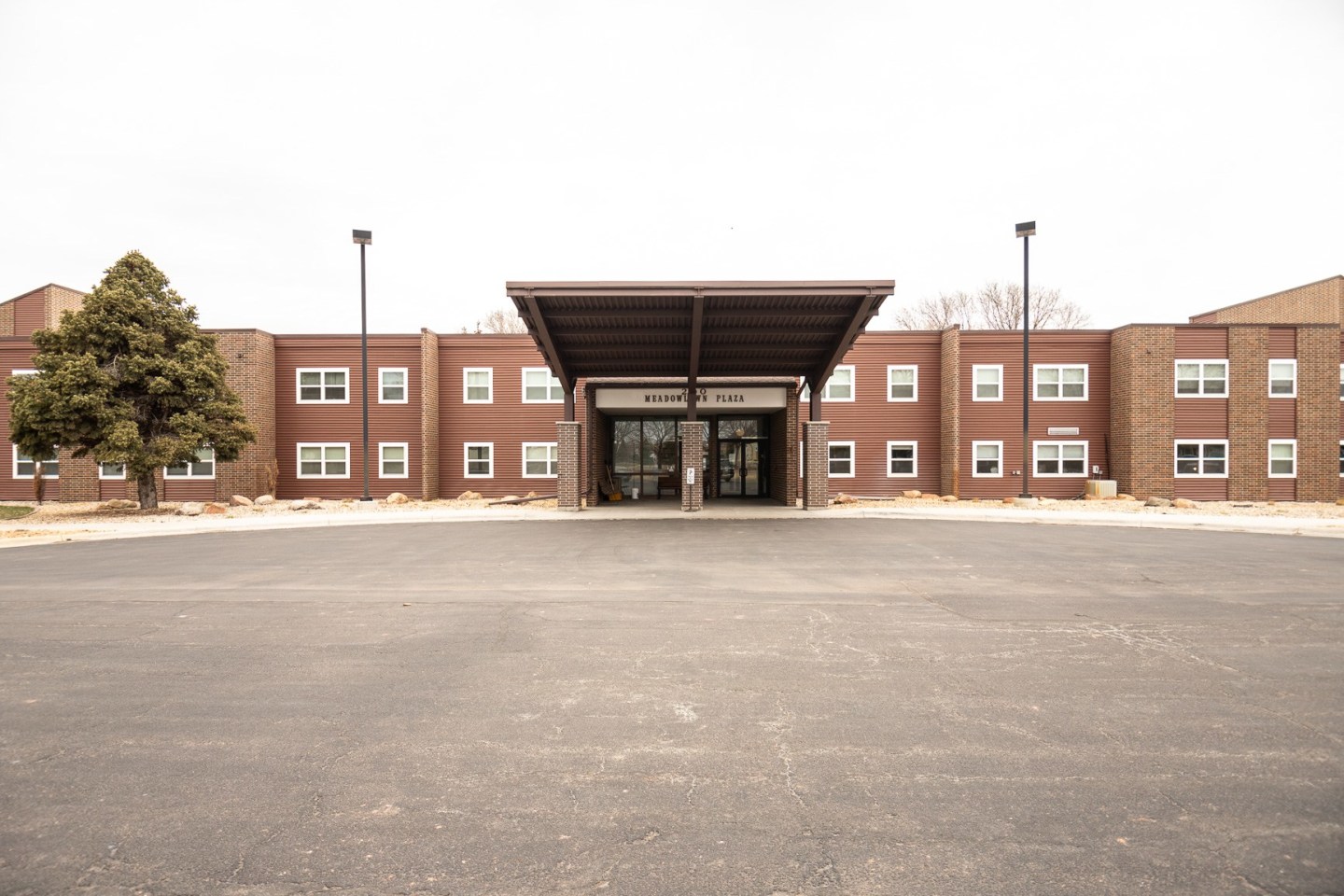 Meadowlawn Plaza Apartments Image 2