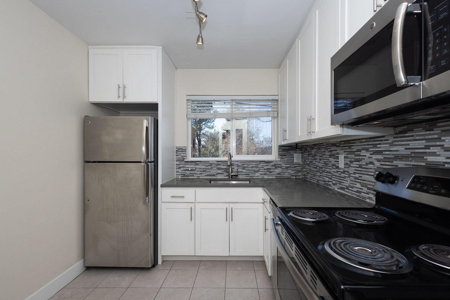 24 PLACE Image 7