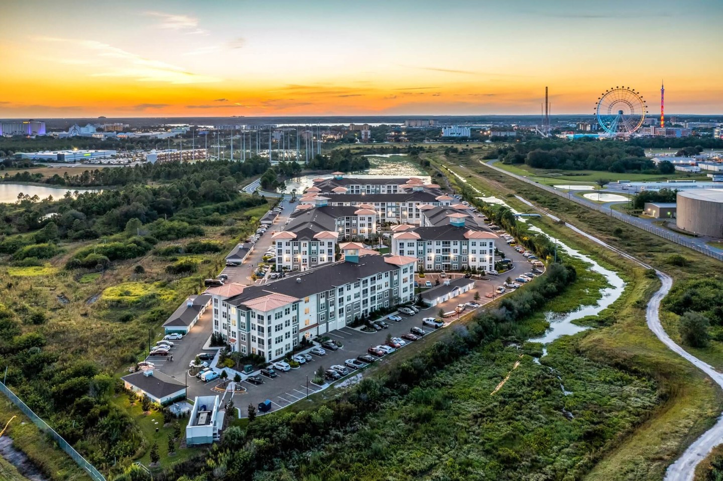 Essex Luxe Apartments Image 20