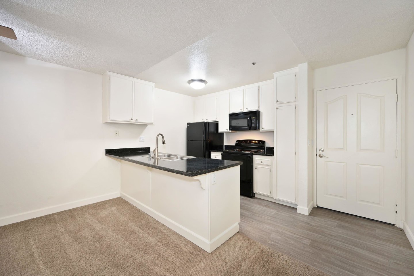 Elán Cardiff by the Sea Apartment Homes Image 16
