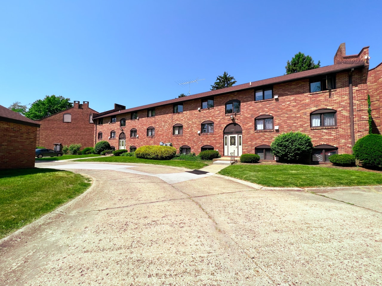 Carriage Hill Apartments Image 7
