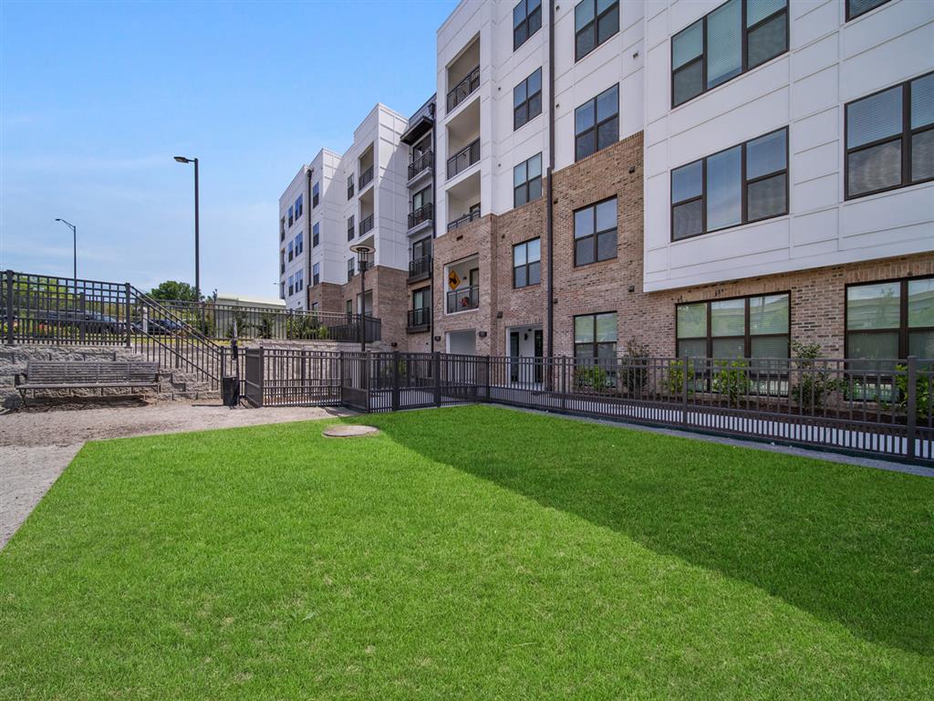 Flats on Front Image 28