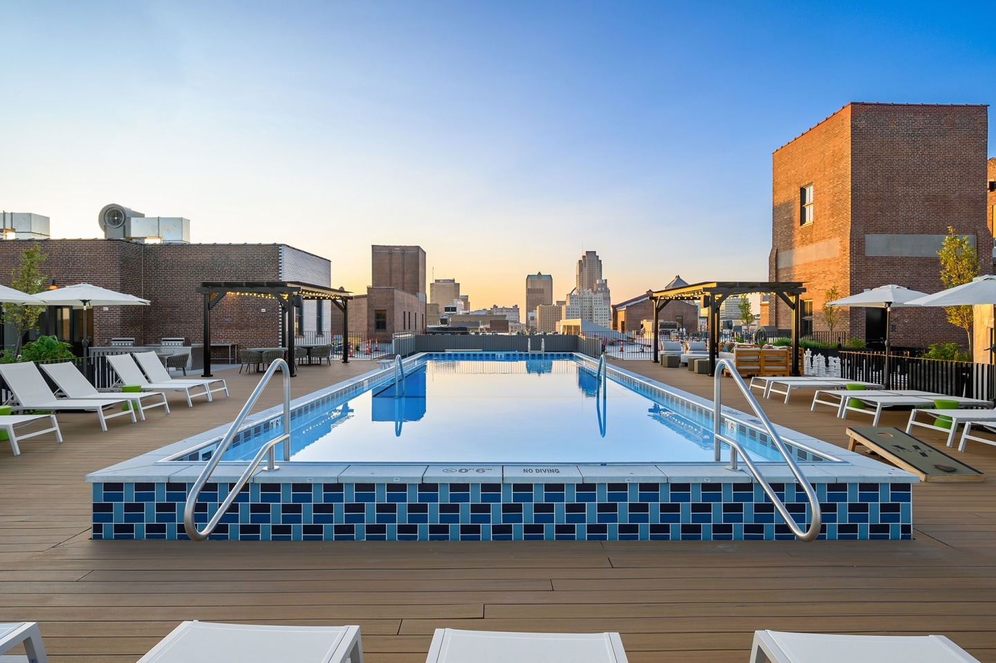 The Victor Luxury Apartments Image 3