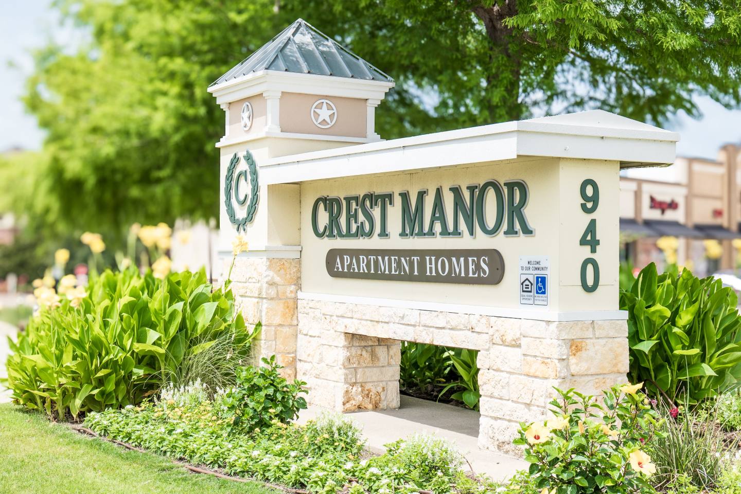 Crest Manor Image 22