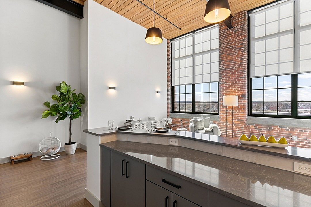 Riverwalk Lofts Image 36