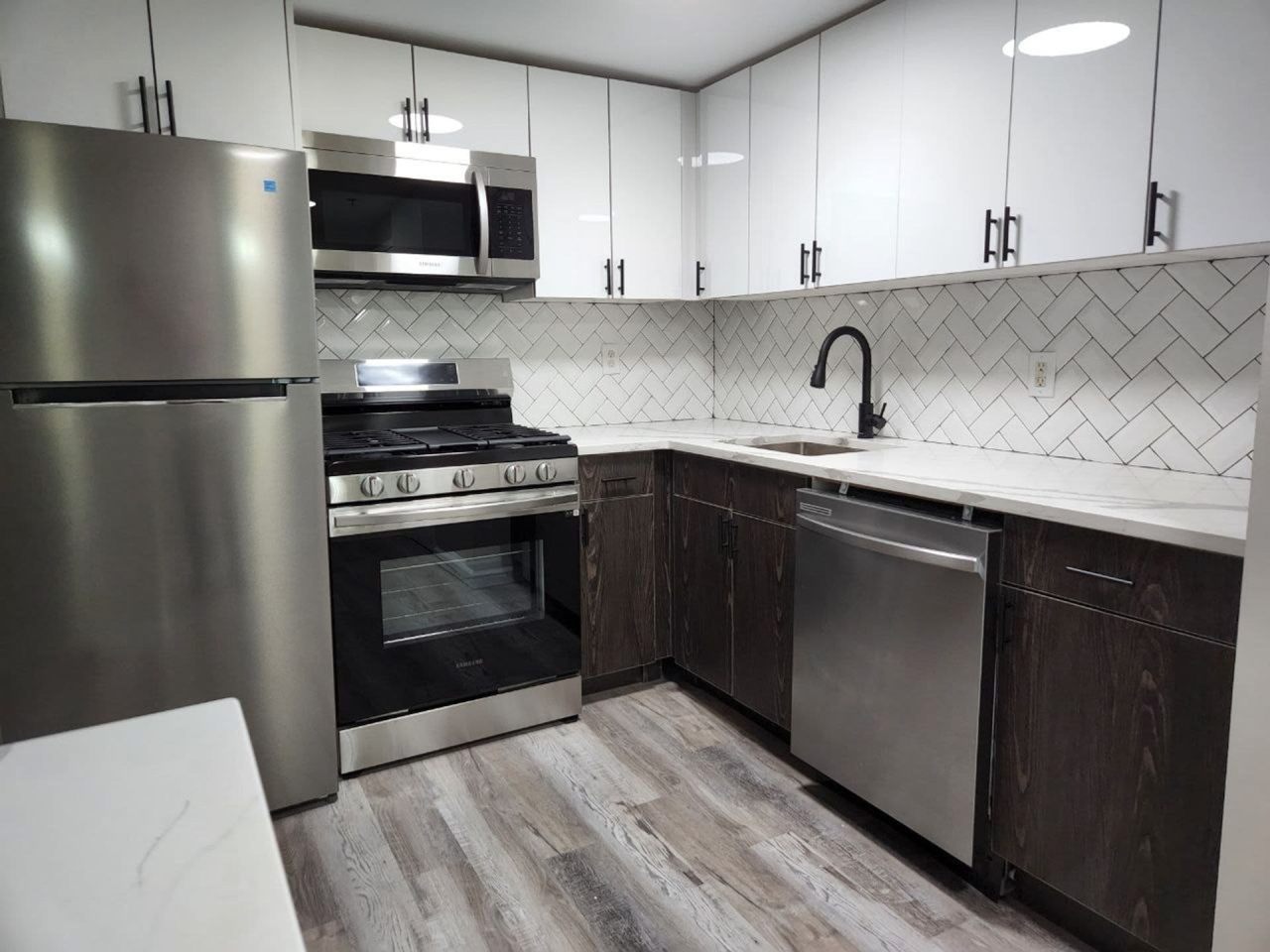 Peninsula Court Apartments Image 10