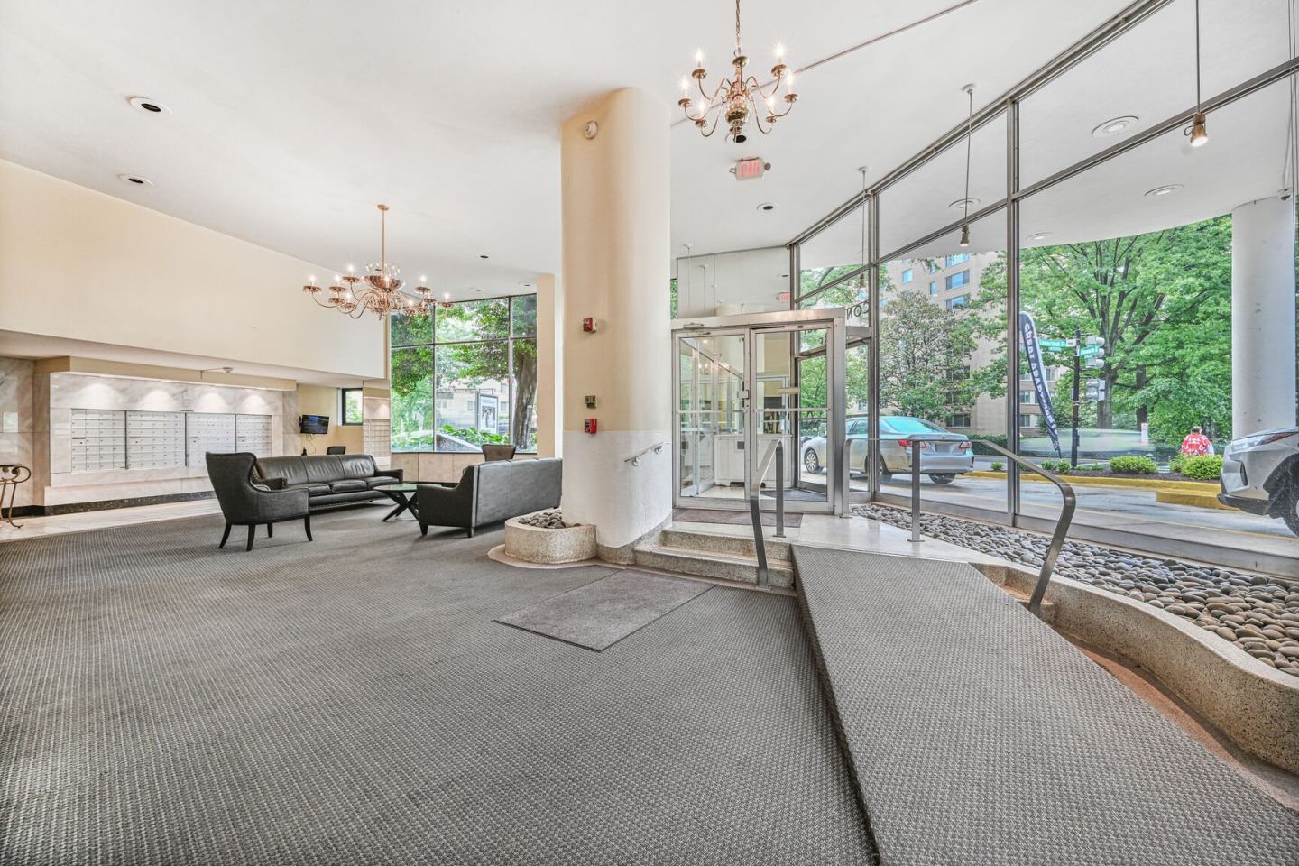 Connecticut House Apartments Image 4
