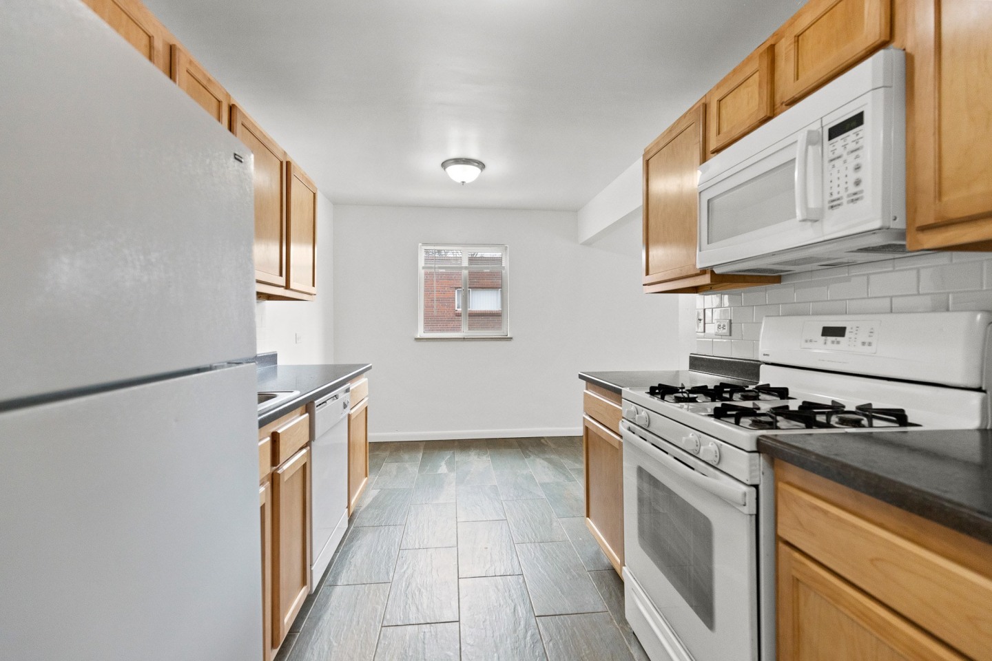 1671 Cook Image 4