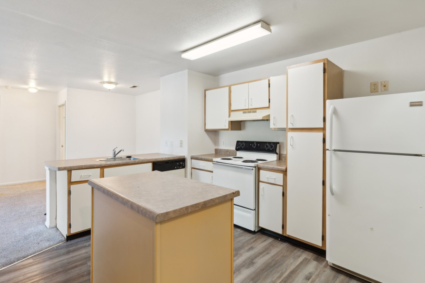 Walden Pond Apartments Image 14