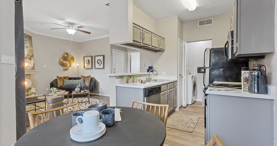 Huntington Meadows Apartment Homes Image 10