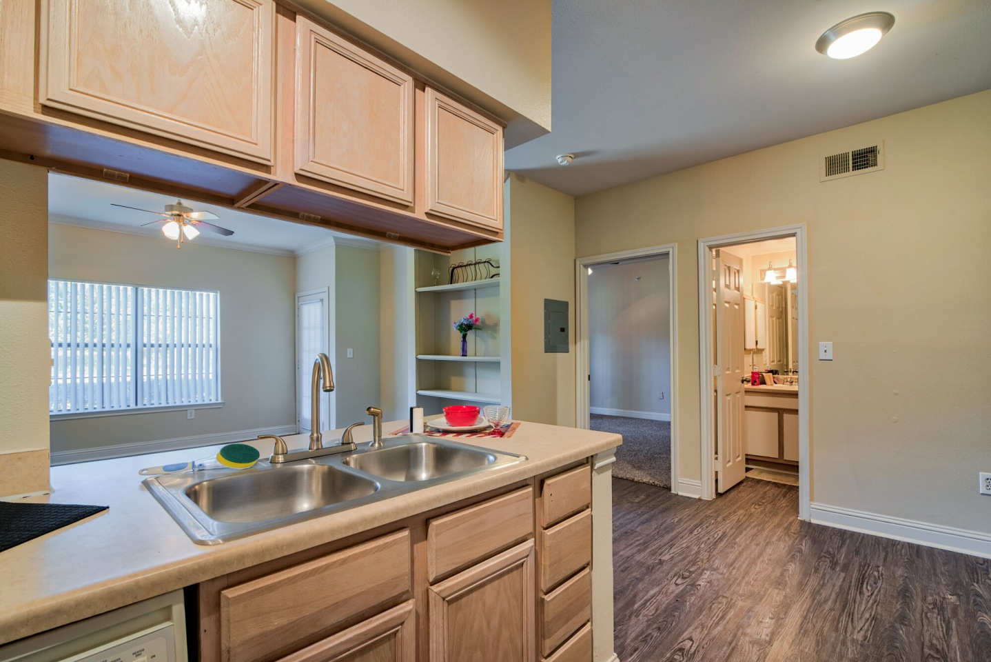 Lakeshore Villas Image 4
