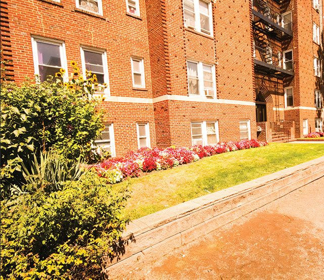 New Brunswick Arms Apartments Image 2