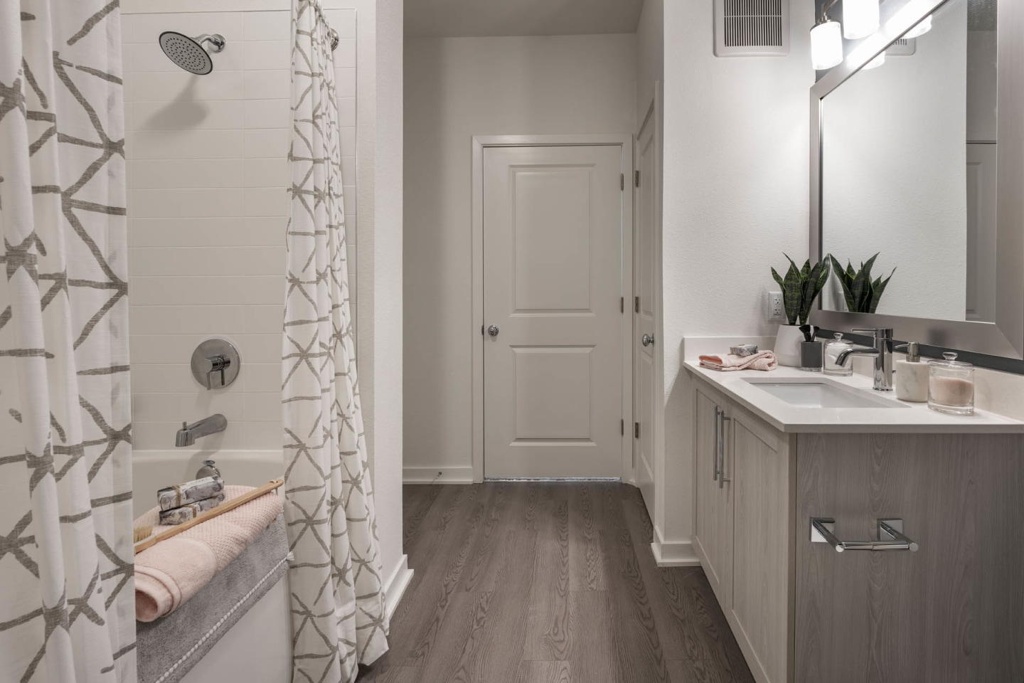 Essex Luxe Apartments Image 32