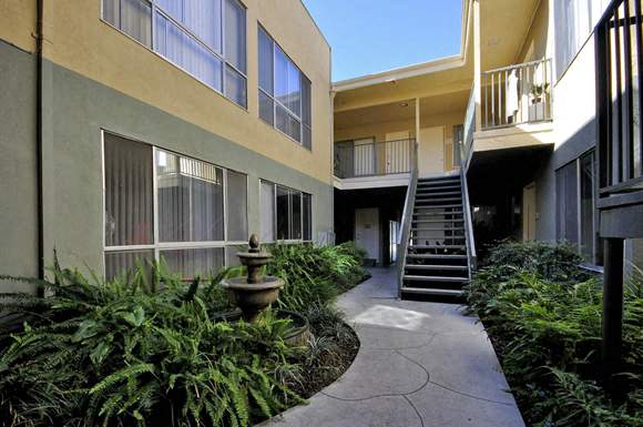 Atrium Court Image 9