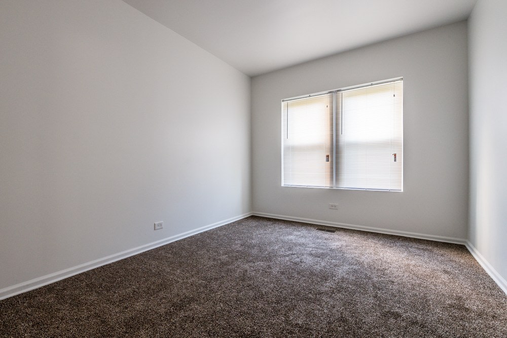 7846 S Saginaw Ave Image 2