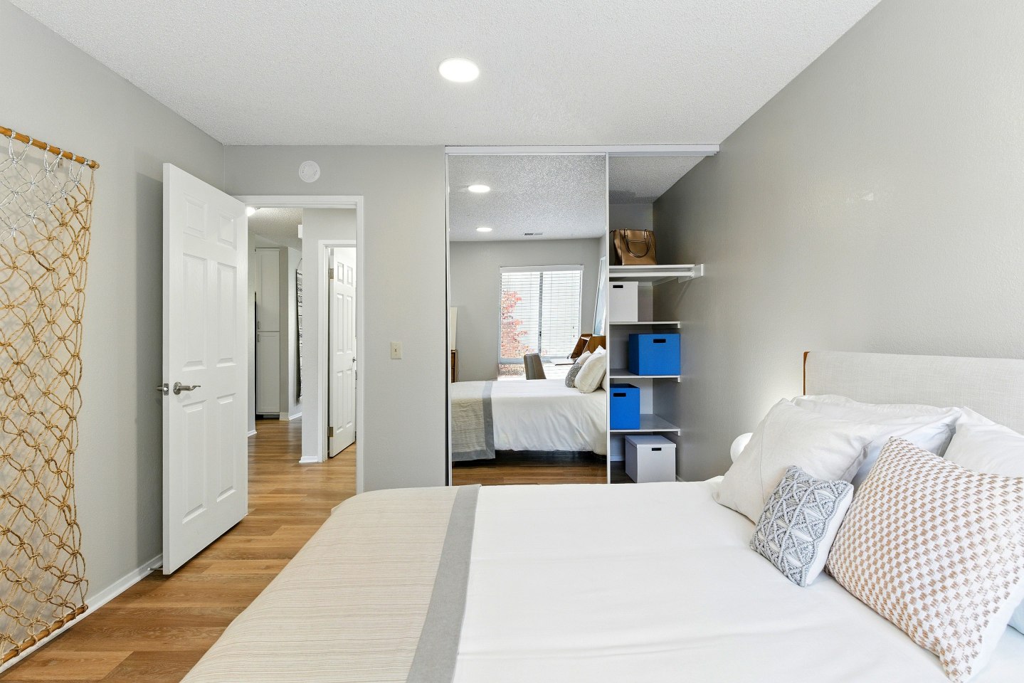 The Grove Luxury Apartments Image 43