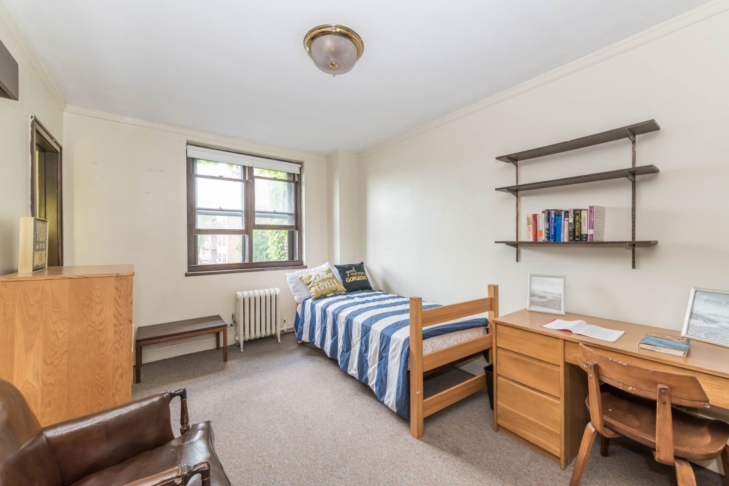 Co Living- 5748 Blackstone Image 12