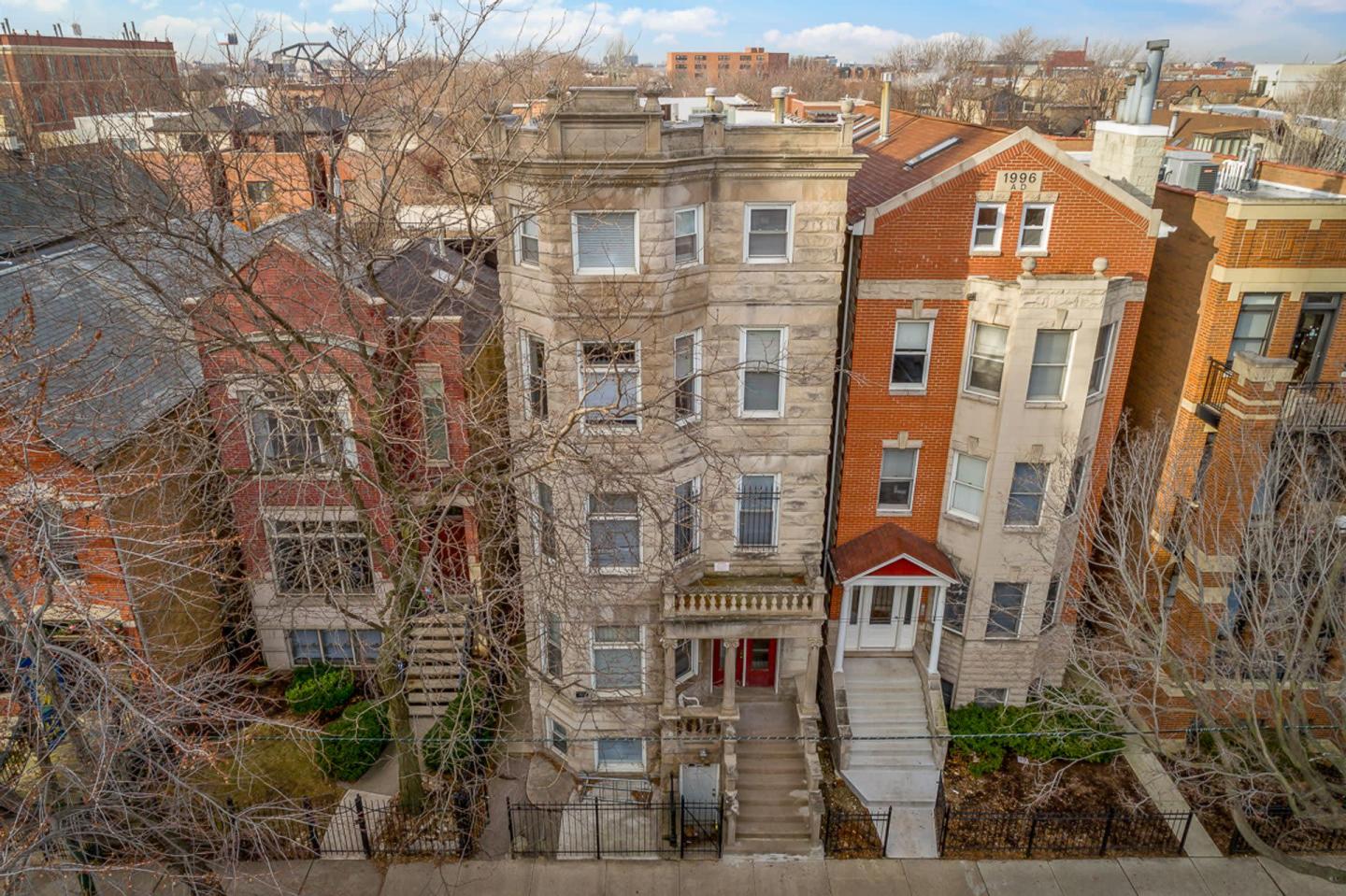 2318 North Southport Ave. Apt. Image 4