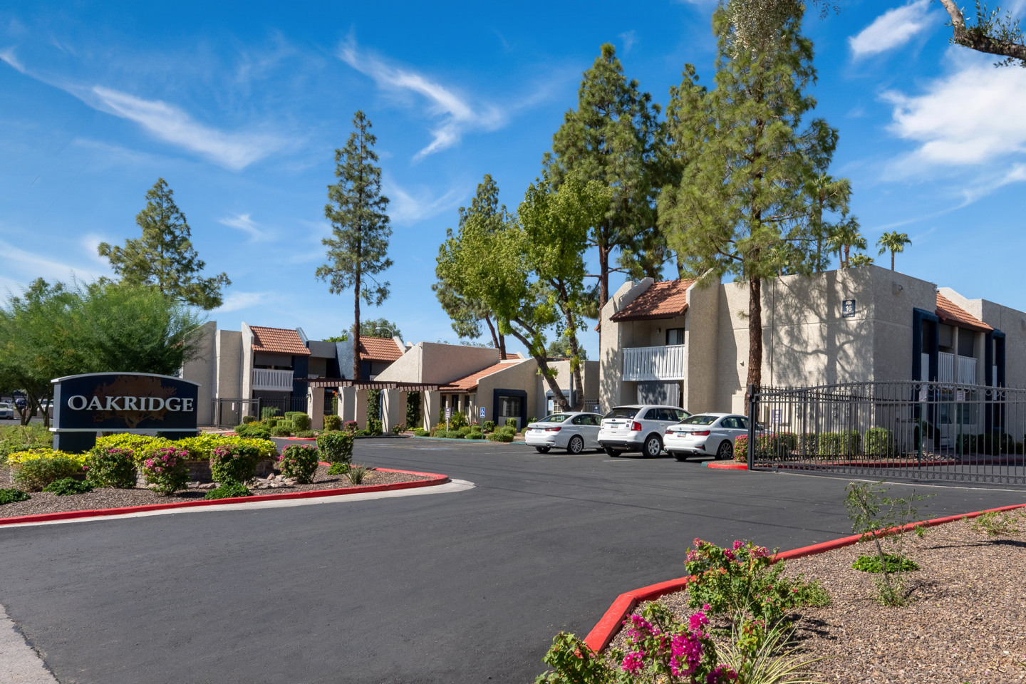 Oakridge Apartments Image 1