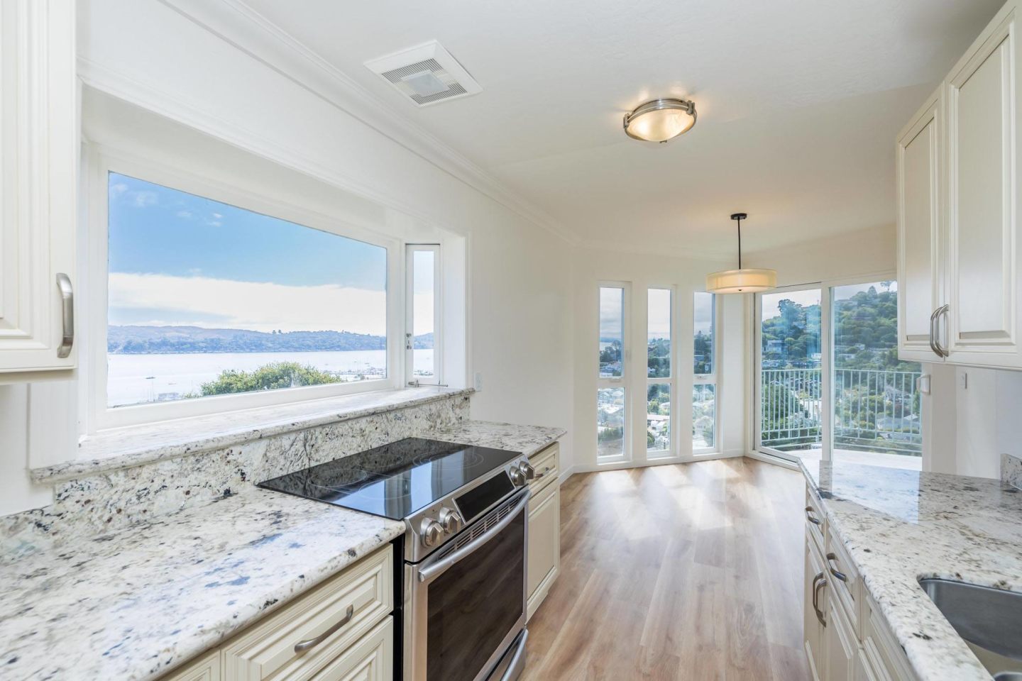5-65 Rodeo Avenue Image 6