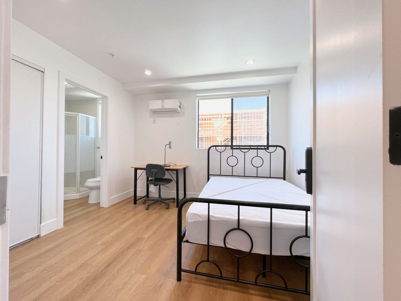 3100 S Normandie Avenue - Co-Living Image 16