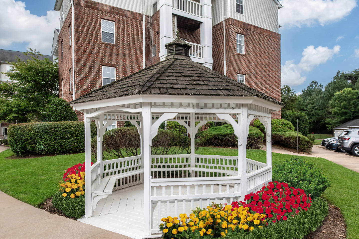 Senior Housing - Manchester Lakes Apartment Homes Image 32