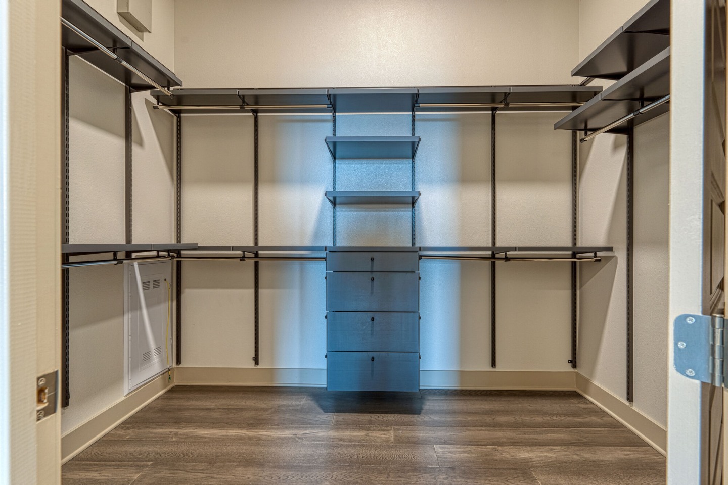 Residences at The Grove Image 34