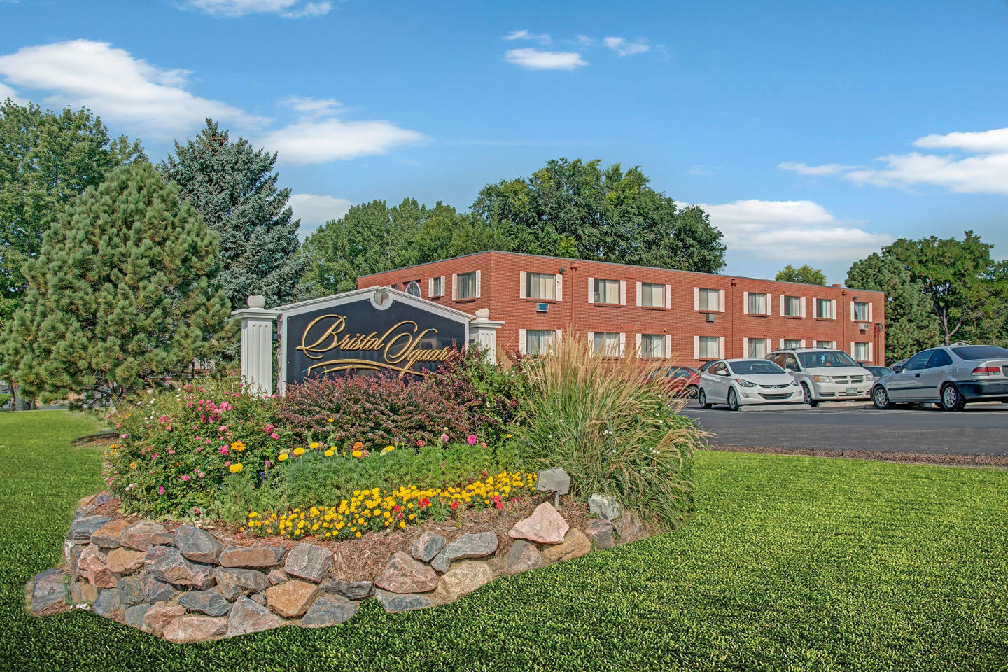 Bristol Square Apartments Image 7