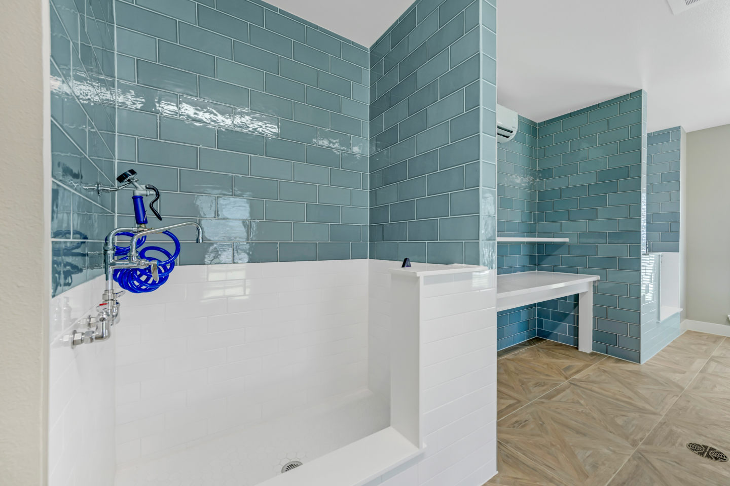 Atlas Bluewood Image 50