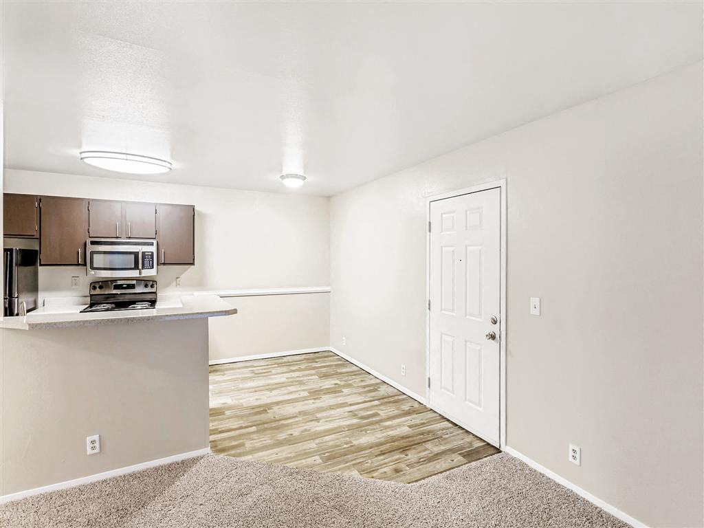 James Pointe Apartments Image 100
