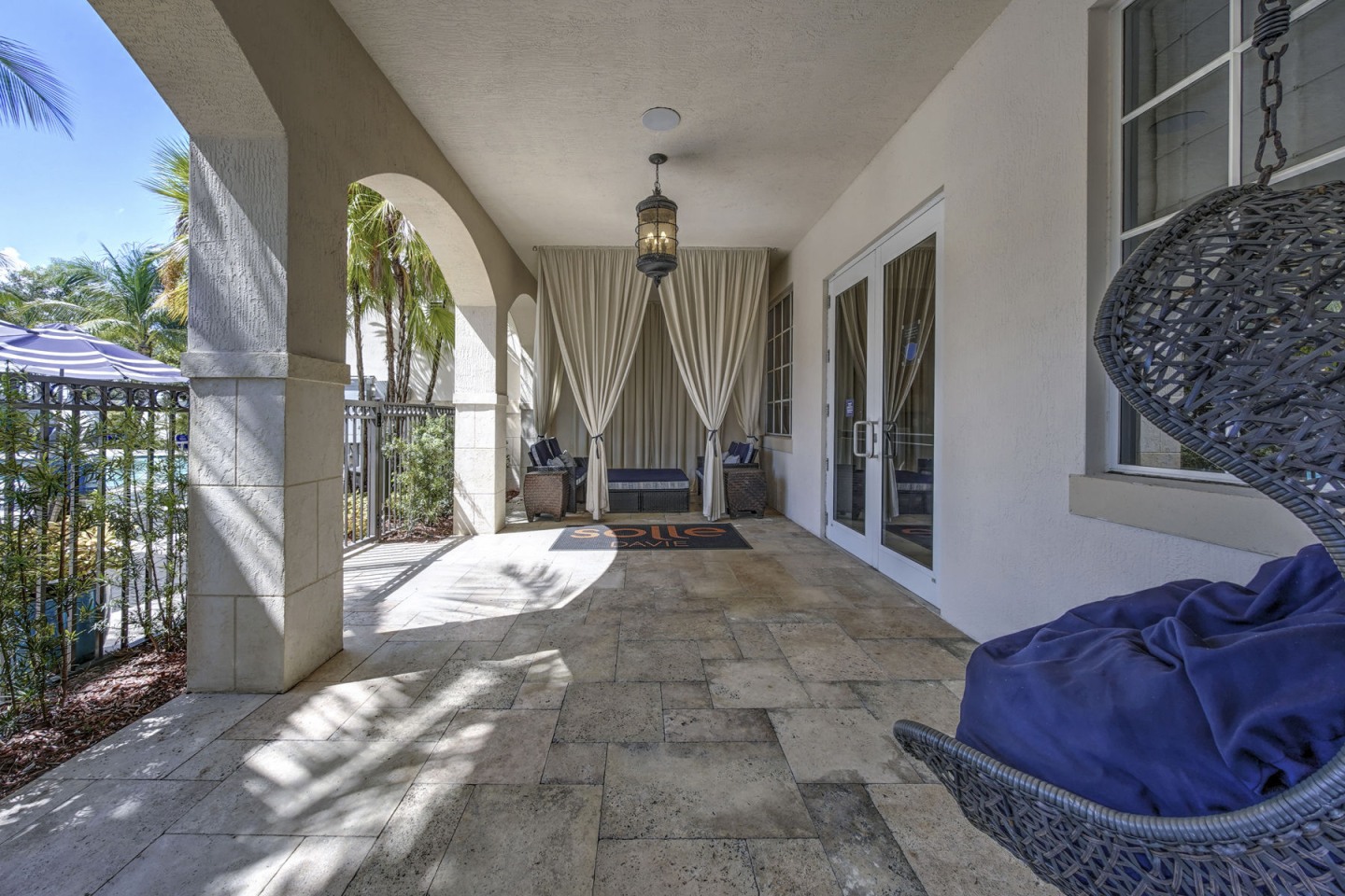 Solle Davie Luxury Apartments Image 21