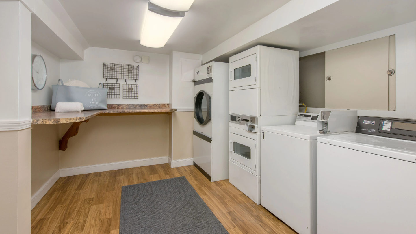 Edgewood Court Image 21