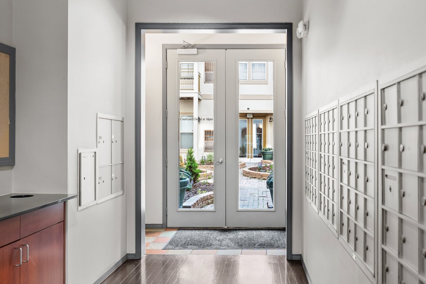 Uptown Lake Apartments Image 30