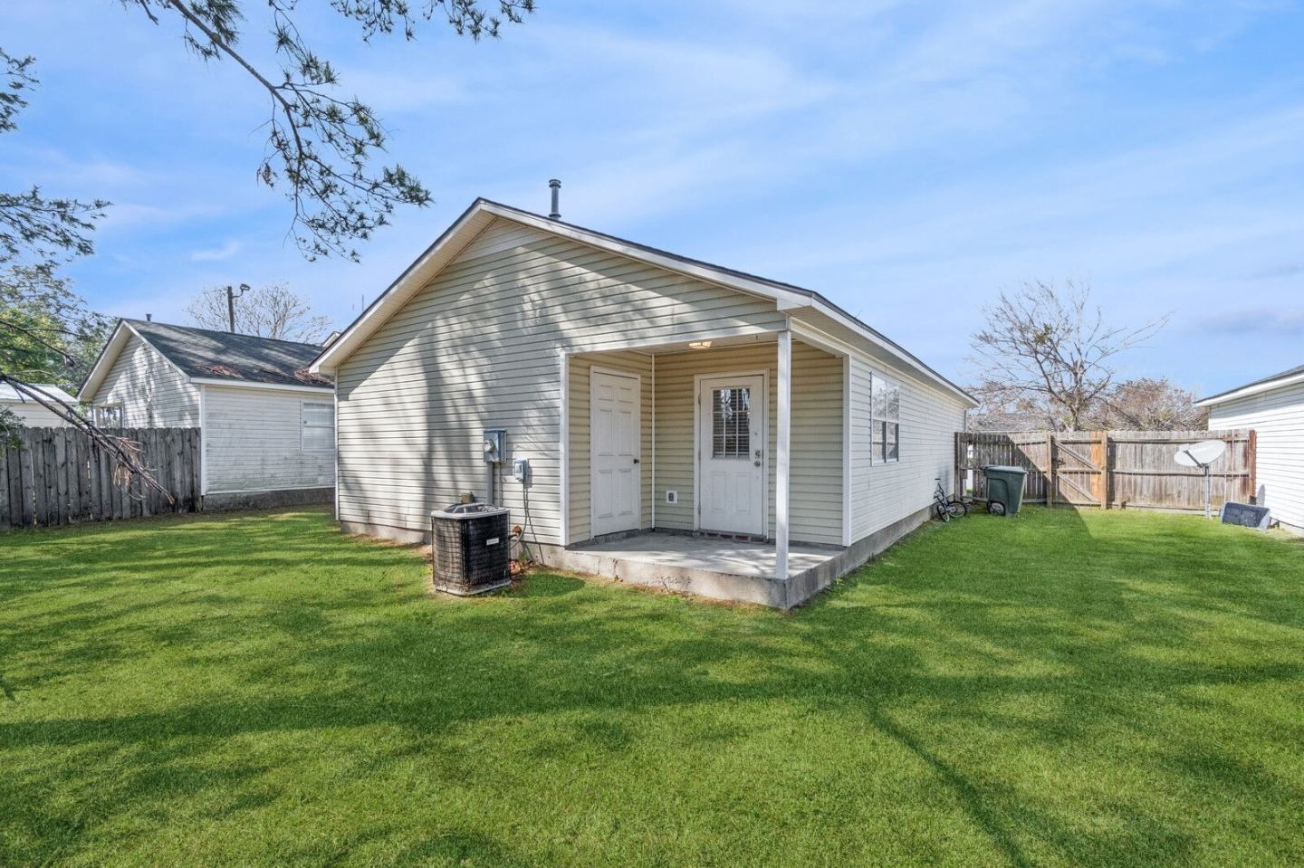 West Towne Cottages Image 13